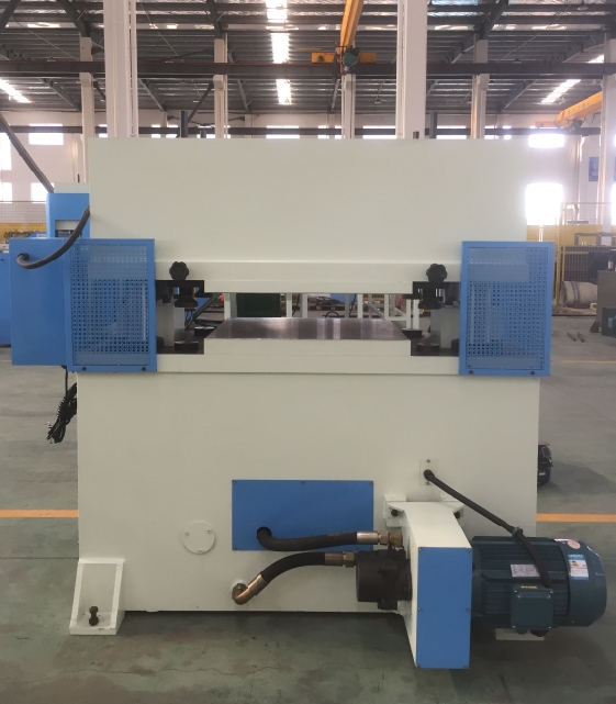 1748219331485312.jpg 手動(dòng)模切機(jī)后面.JPG