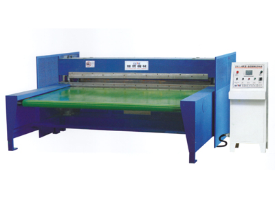 XYJ－6  自動(dòng)送料切布機(jī)
