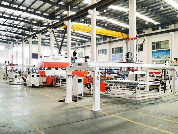 地板(毯)、汽車(chē)內(nèi)外飾（吸音棉）、熱切/冷壓機(jī)械設(shè)備